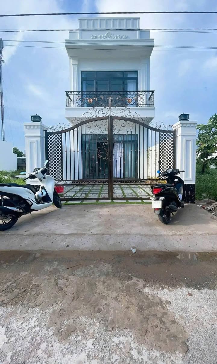 Cho thuê nhà hẻm xe hơi 4 PN 655 Lê Hồng Phong, Sóc Trăng - 6 Triệu/tháng