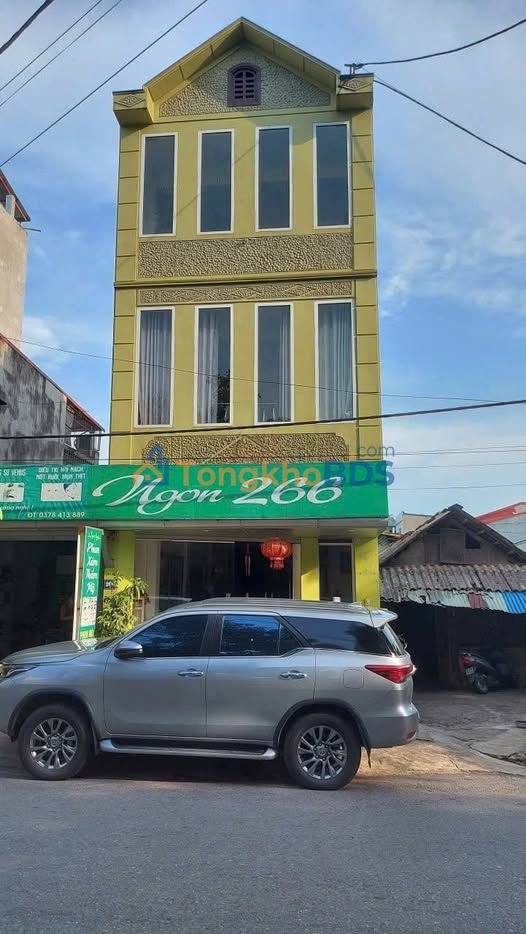 Nhà 3 Tầng Mặt Tiền Trần Phú, Lục Yên - Kinh Doanh Đắc Lợi, Giá 3x Tỷ