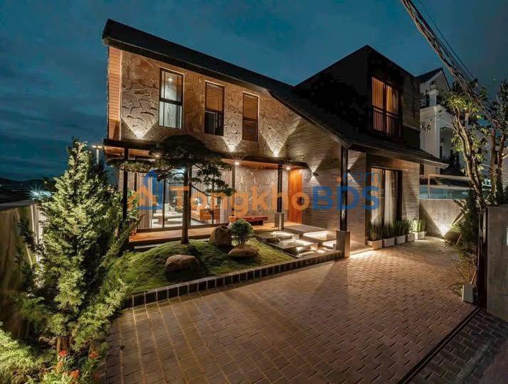 Townhouse Nam Hồ Đà Lạt 207m² 16.5 tỷ - Full nội thất sẵn ở