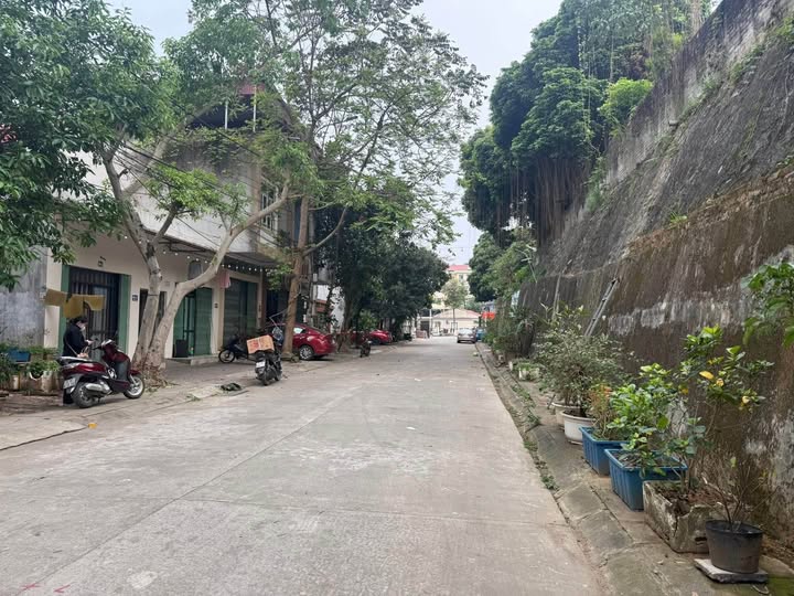 Bán Đất Phố Đào Trọng Lịch, Lào Cai - 90m² - Giá 2.6 Tỷ, Sẵn Sổ Đỏ