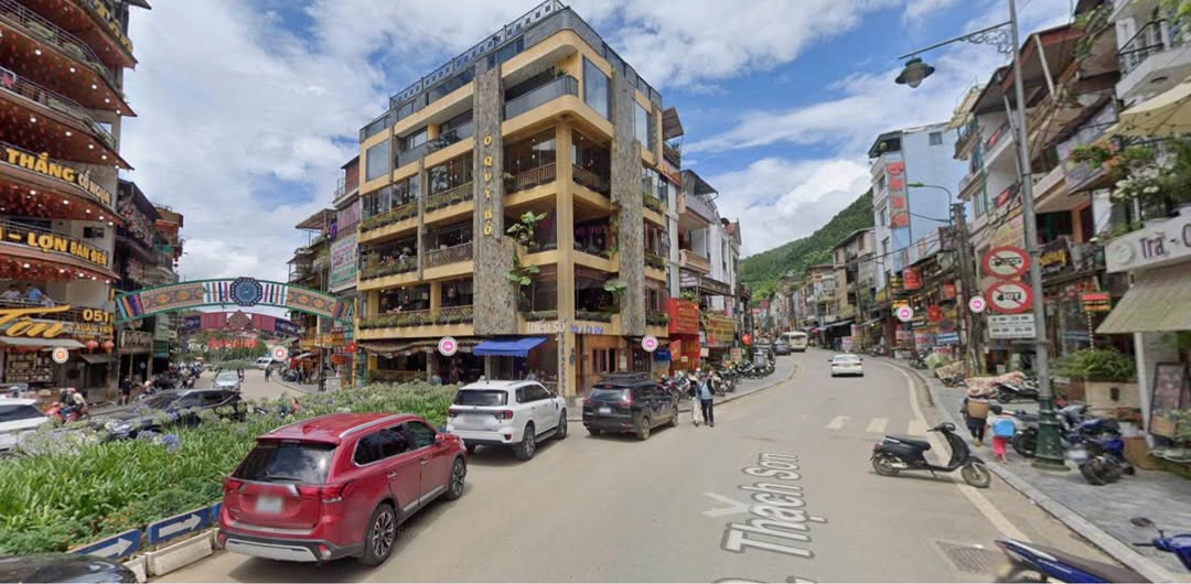 Bán Khách Sạn 150m² Sapa - Vài Bước Chân Đến Hồ & Nhà Thờ