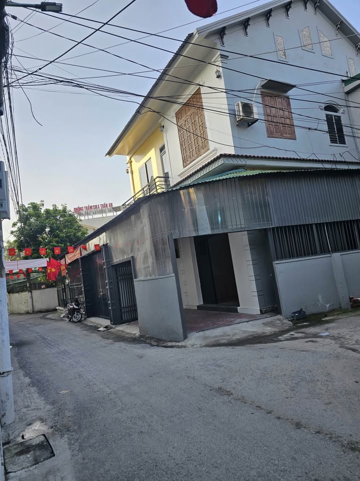 Nhà Góc 2 Tầng Lê Lợi - 67m² - Ô Tô Tránh Nhau - 4.45 Tỷ