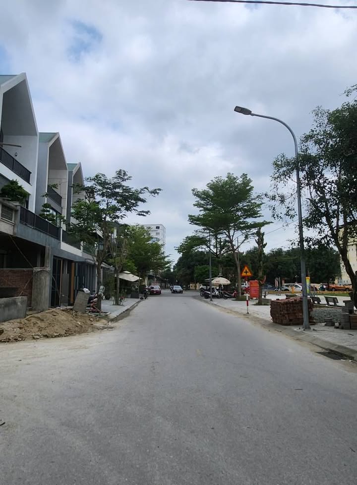 Bán đất 189m² Lê Lợi, TP Vinh - Sẵn sàng xây biệt thự, nhà vườn