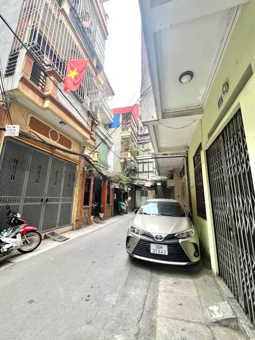 Nhà 64m² Lê Thanh Nghị, 5 Tầng, Kinh Doanh Tốt - Giá 25.6 Tỷ