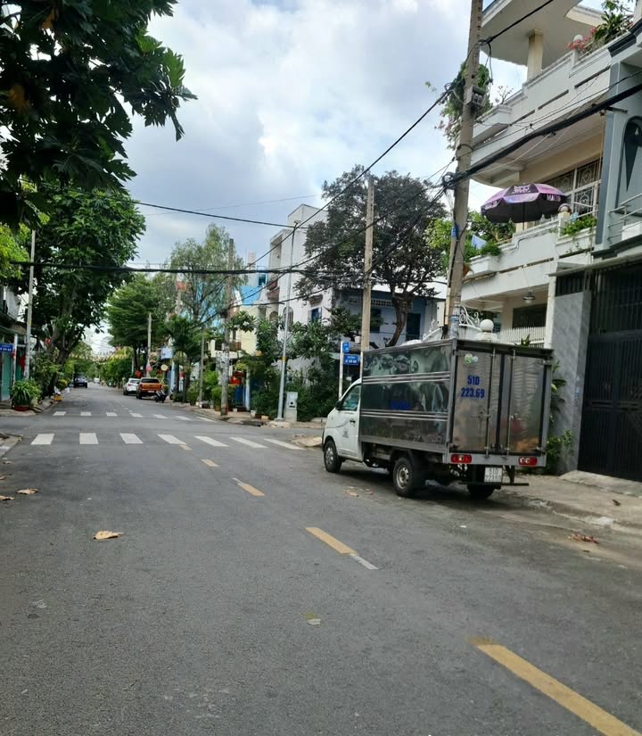 Nhà 2 Tầng Đường Nhựa 94m² Tân Bình - Dòng Tiền 20 Triệu/Tháng