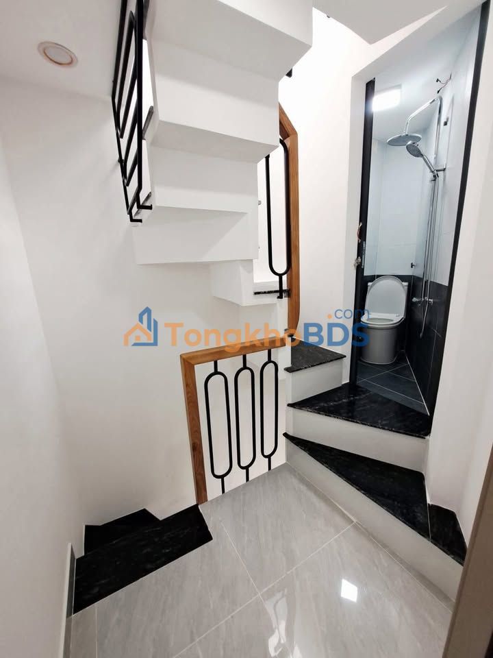 Nhà Âu Cơ Tân Bình 2.3 tỷ, 3 tầng, 2PN - Sẵn Sàng Vào Ở Ngay