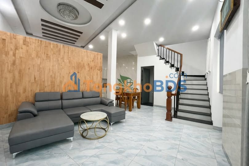 Nhà Nguyên Căn 3 Tầng Gần Biển Nha Trang - 15 Triệu/Tháng