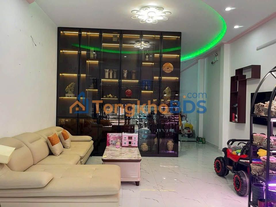 Nhà 4PN, 5WC Hẻm Phùng, Bảo Lộc - Gần Quảng Trường, Giá 3.5 Tỷ