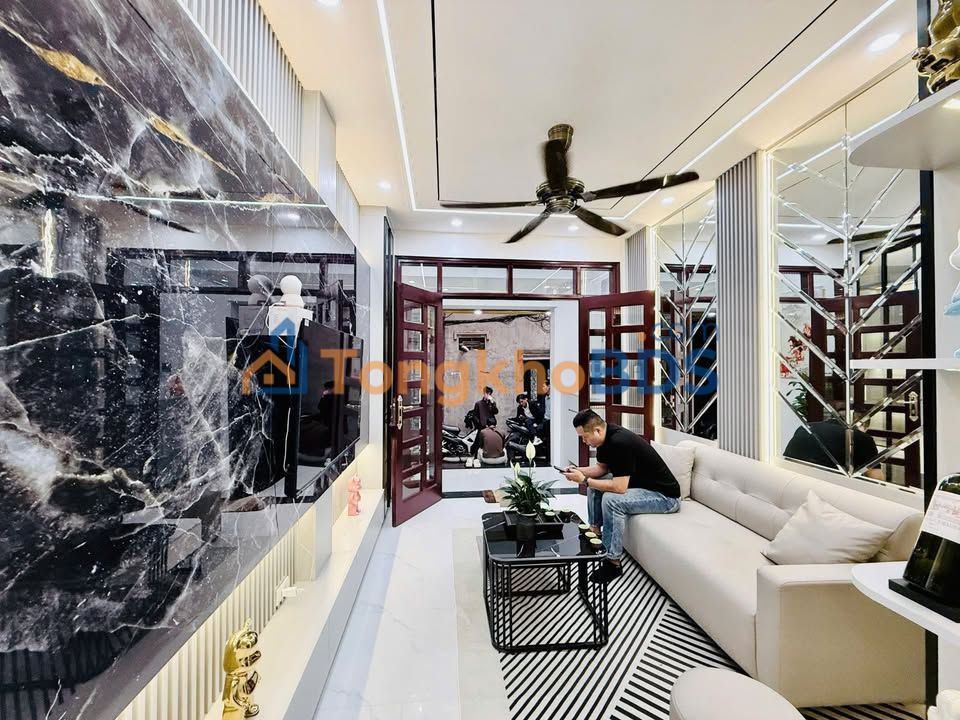 Nhà 40m², 4 Tầng Đường Hồng Mai - Bạch Mai, Giá 9.5 Tỷ