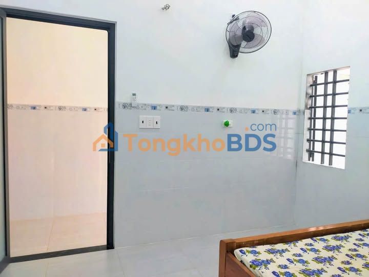 Nhà Nguyên Căn 2PN Lầu 1, Sát The Gold, Thuận An - Giá 7 Triệu/Tháng