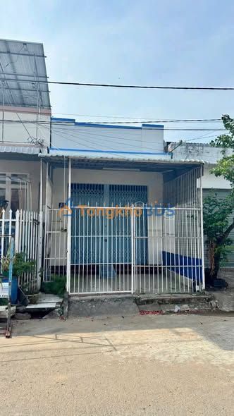 Nhà Đường ĐS1 Lê Hoàn, Long Xuyên 77.7m² - Giá 1.8 Tỷ