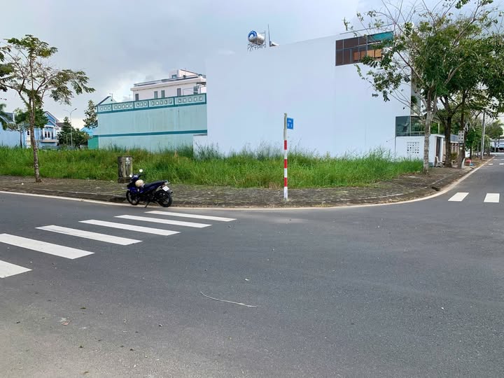 Bán Nền Góc 2 Mặt Tiền KDC Minh Thắng, Cà Mau - 220m² Giá 4.5 Tỷ