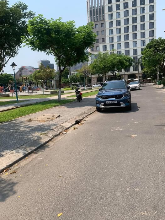Bán Đất Mặt Tiền Lê Thước 90m² Đà Nẵng - View Công Viên Hồ Nghinh