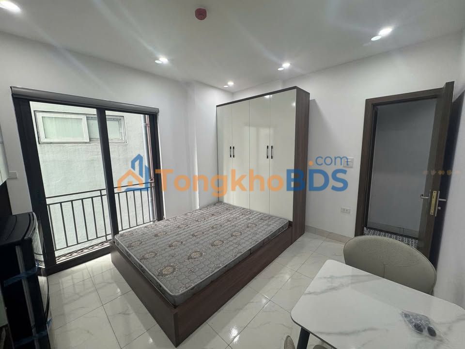 Cho thuê nhà studio full nội thất, ban công thoáng sáng tại Đống Đa