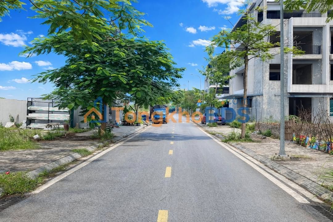 Đất KĐT Lạc Ngàn 90m² - Hướng Đông Nam, Giá Hơn 6 Tỷ