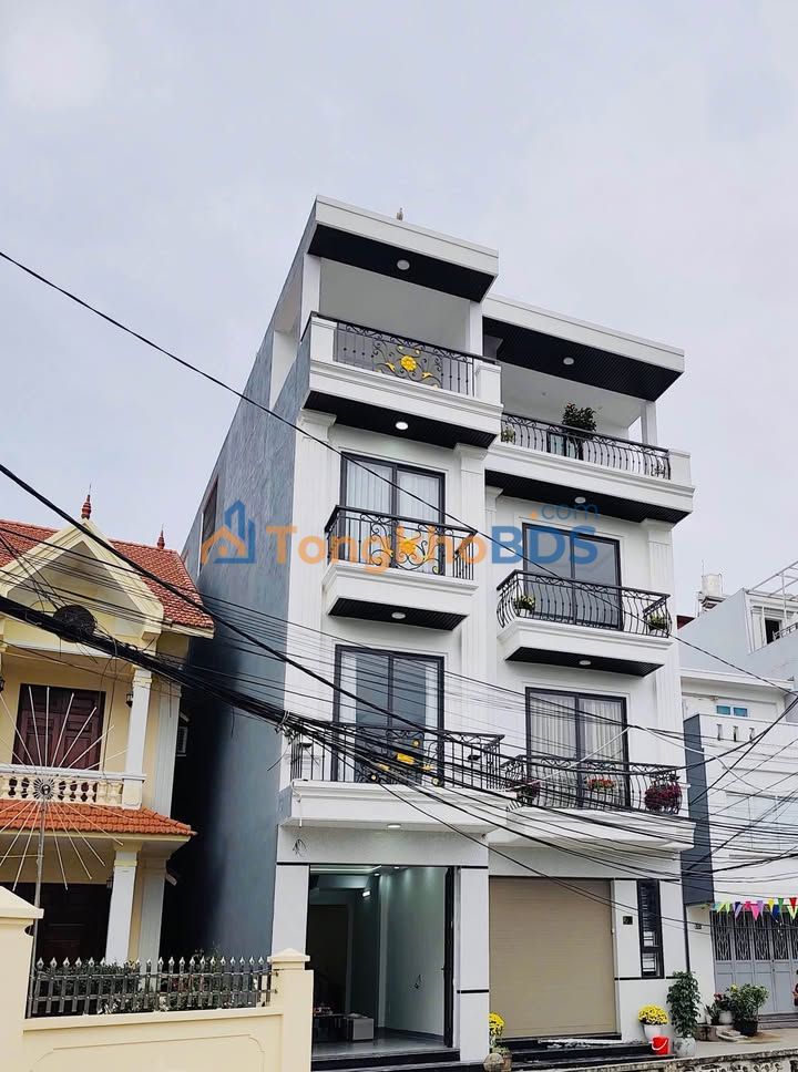 Nhà 4 tầng mặt tiền Lê Hồng Phong, Hải An - View hồ 176m² giá 4.35 tỷ