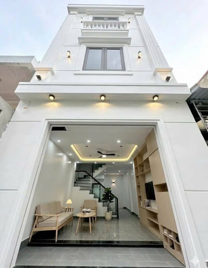 Nhà phố 3 tầng full nội thất, 42m² Trần Nguyên Hãn, Hải Phòng - Giá 3.55 tỷ