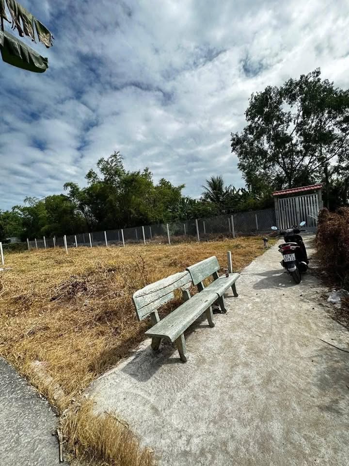 Bán Đất Thổ Cư Cần Giuộc 200m² Sổ Hồng Riêng - Giá 1.1 Tỷ