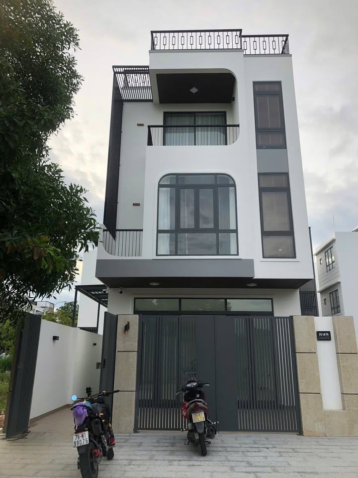 Cho thuê nhà 4 tầng mặt tiền đường 27m Mỹ Gia, Nha Trang - 150m², 38 triệu/tháng