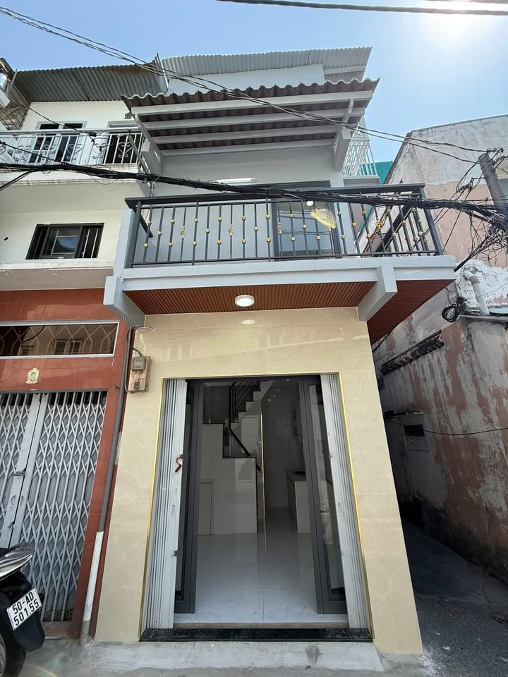 Nhà hẻm xe hơi 3.3 Tỷ, Quận 11 - 12.7m², Sổ hồng riêng