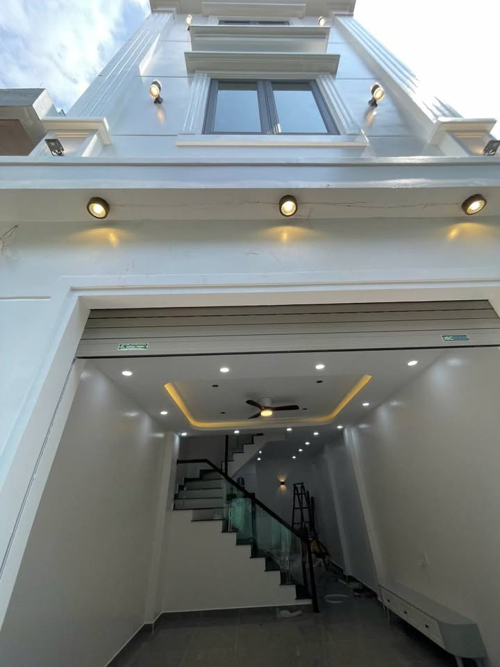 Nhà 3 Tầng Ngõ Trần Nguyên Hãn, Hải Phòng - 42m² Giá 3.55 Tỷ