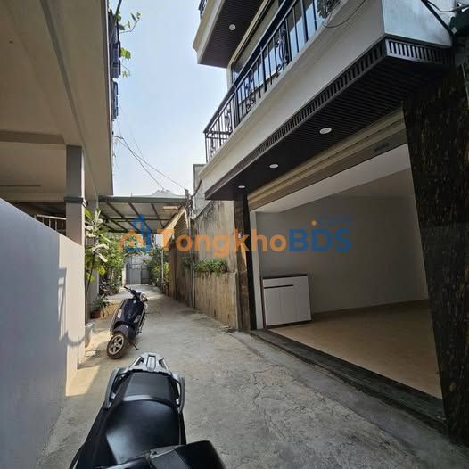 Nhà 6 Tầng Nguyễn Lam, Long Biên - 40.3m² - Ô Tô Ngủ Trong Nhà, Sổ Đỏ Sẵn Sàng Giao Dịch