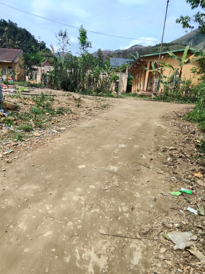 Đất Phù Yên, Sơn La 700m² - Sổ Đỏ Đầy Đủ, Giá Chỉ 200 Triệu