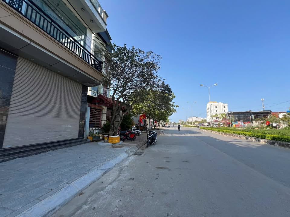 Cho thuê nhà mặt tiền 10m Sầm Sơn - 400m² kinh doanh lý tưởng