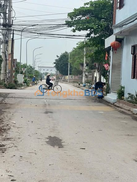 Bán Gấp Đất Tặng Nhà Cấp 4 Lạng Giang, Bắc Giang - 164.9m² Sổ Đỏ