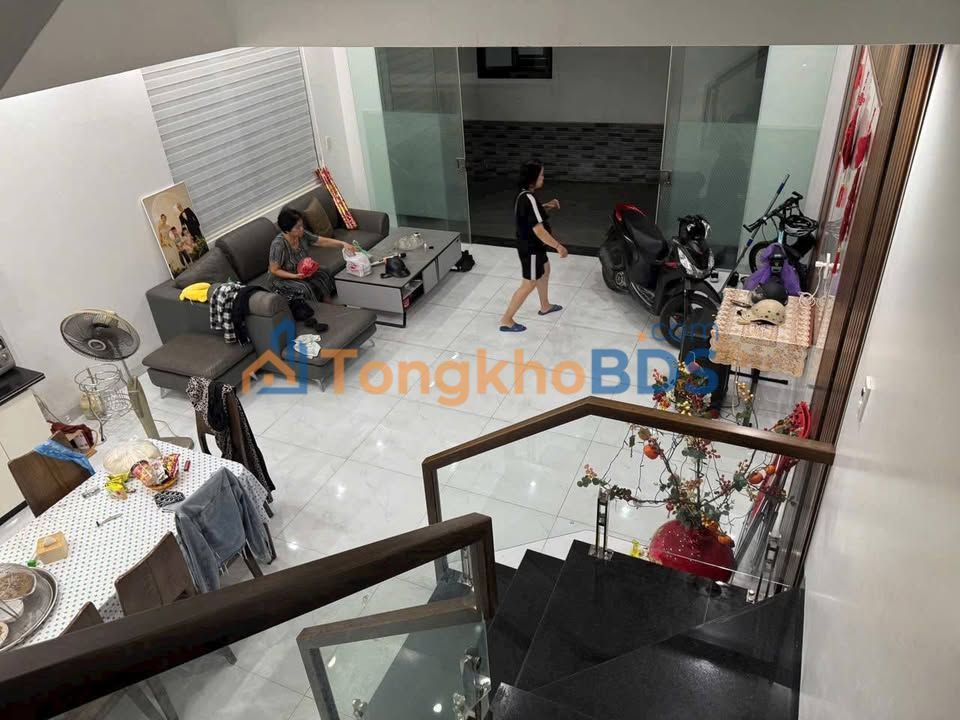 Nhà Ngô Gia Tự 46m² 3.5 Tầng - Ô tô đỗ cửa, 2 mặt thoáng