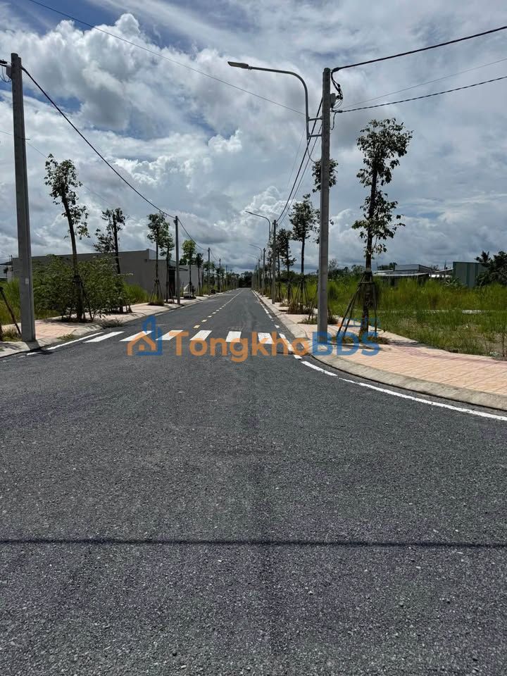 Bán Nền Tân Phú Thạnh 80m² - Sổ Hồng Thổ Cư 100% - Chỉ 800 Triệu