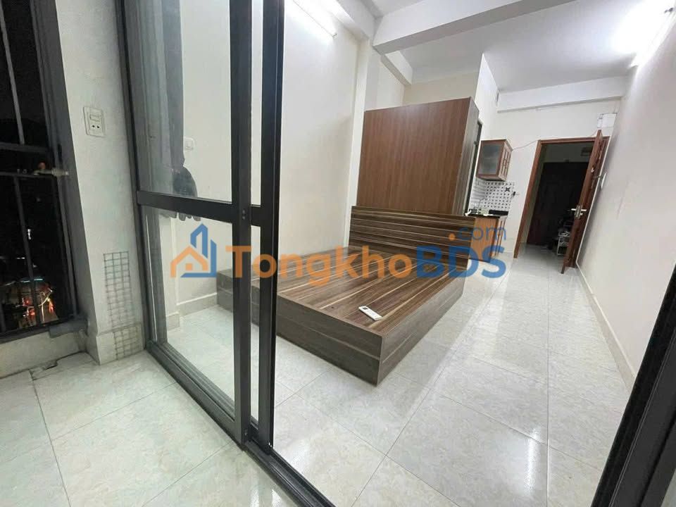 Cho thuê căn hộ Ngã Tư Sở 25m² - Ban công thoáng, giá chỉ 4.2 triệu