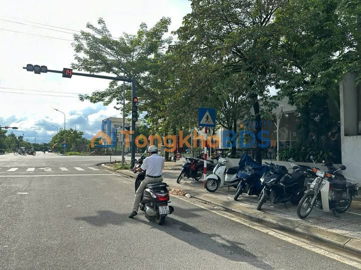 Nhà Góc 2 Mặt Tiền Trương Gia Mô - Tùng Thiện Vương, Q6 - 169.7m² Kinh Doanh Đỉnh Cao