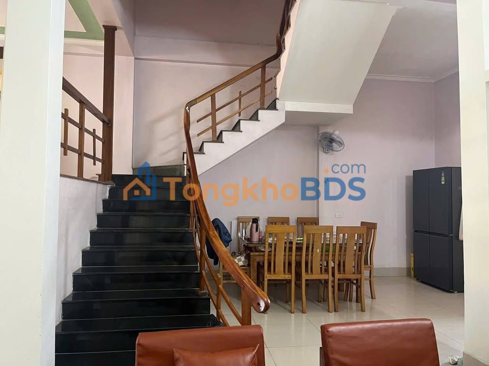 Nhà 3 Tầng Mặt Tiền Kinh Doanh Phường Đông Thịnh, 105m² - Giá 3 Tỷ