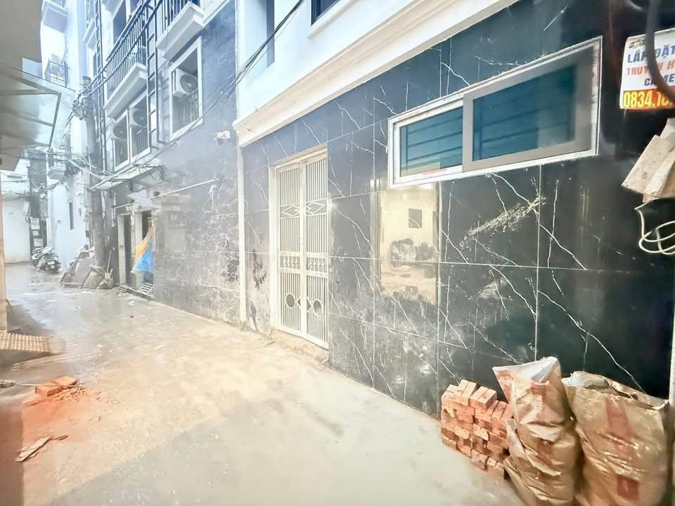 Nhà Lô Góc Trần Quốc Vượng, Cầu Giấy 40m² 5 Tầng - Dòng Tiền 30 Triệu/Tháng