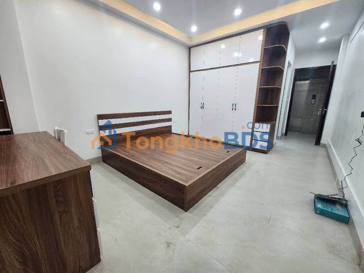 Nhà riêng Trần Thái Tông 40m²/16 tỷ - Ô tô vào tận nhà