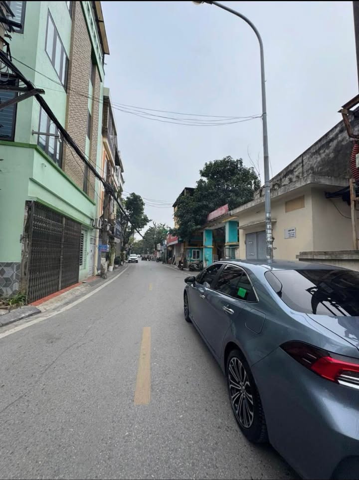 Nhà Phân Lô Cán Bộ Hoa Lâm, Long Biên - 61m² 3 Tầng, Ô Tô Vào Nhà