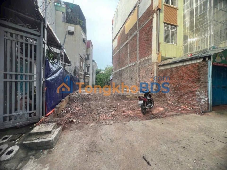 Đất Lô Góc Gia Thụy, Long Biên - 55m² - Ô Tô Ngủ Trong Nhà - 9.3 Tỷ