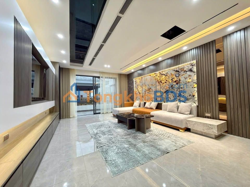 Nhà Phố Nguyễn Văn Cừ Long Biên 60m² 7 Tầng Thang Máy - Ô Tô Vào Nhà