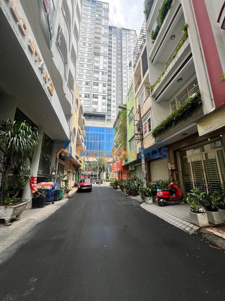Nhà 5 Tầng Hẻm Xe Hơi 8m Lý Thường Kiệt Q10 - Dòng Tiền 60 Triệu/Tháng