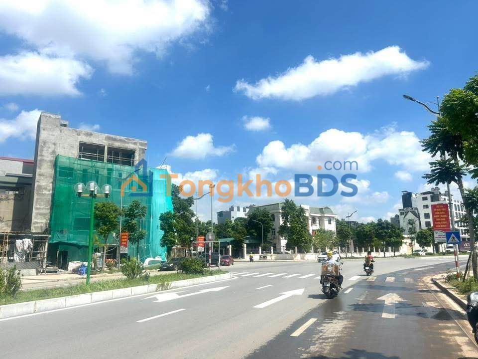 Mặt phố Nguyễn Gia Bồng 290m² - Kinh doanh đắc lợi, tiềm năng tăng giá