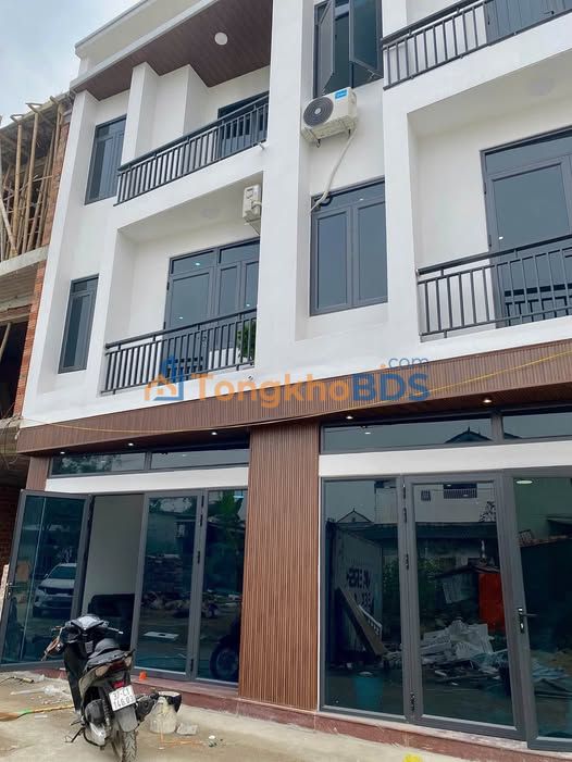 Nhà 3 Tầng Đường Tân Hùng, Vinh 53m² Giá 3.98 Tỷ - Full Nội Thất Sang Trọng