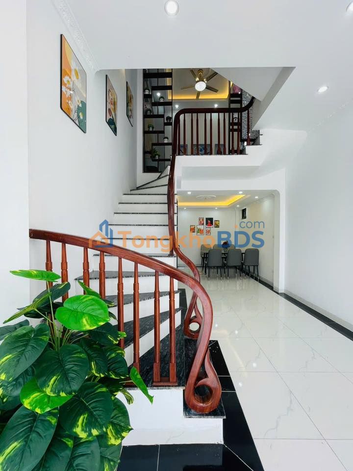 Nhà 40m² Lô Góc Thanh Oai, Thủ Đức - Giá 3.95 Tỷ