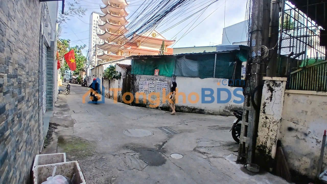 Bán đất tặng nhà hẻm ô tô Hoàng Diệu, Nha Trang - 91.7m², gần biển