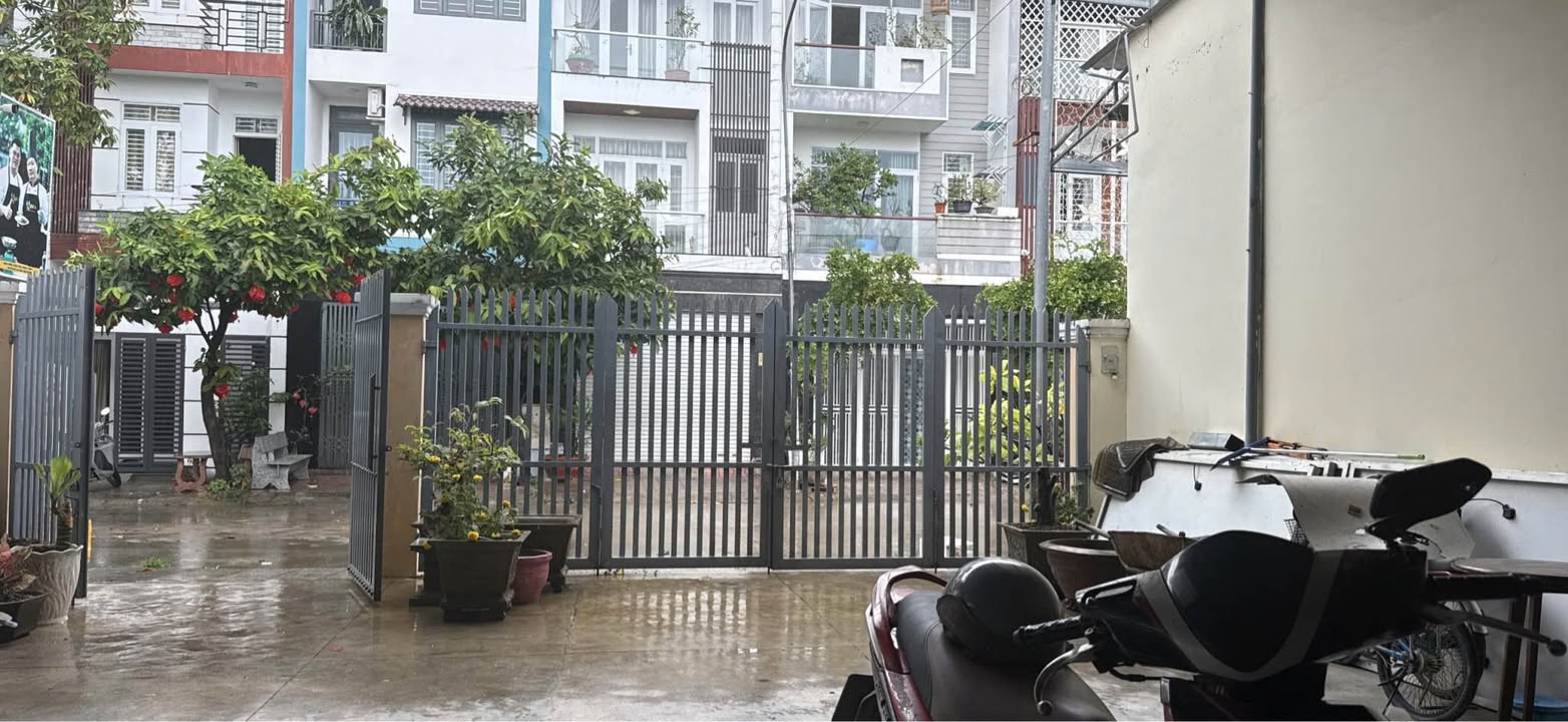 Cho thuê nhà Vĩnh Điềm Trung 225m² - Sân rộng 80m², sẵn sàng kinh doanh