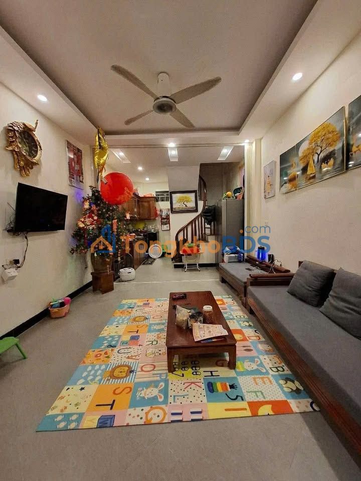 Nhà 5 tầng Văn Quán - Trần Phú 30m², ô tô lùi cửa, kinh doanh đỉnh - 8 tỷ