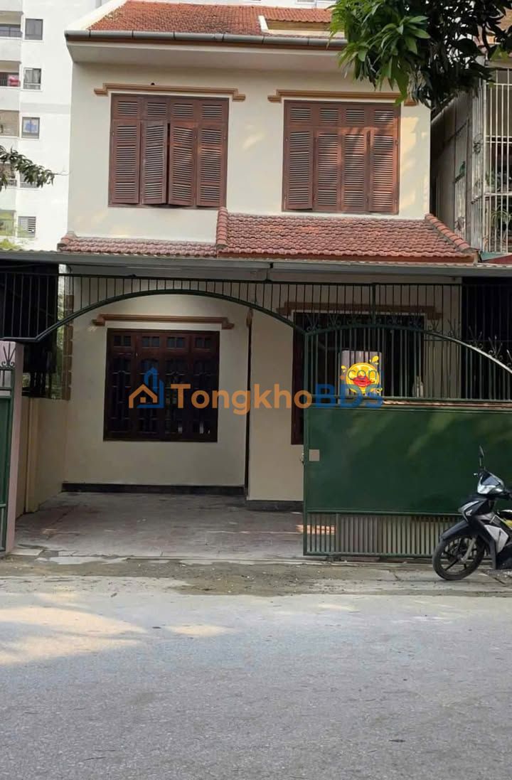 Nhà Nguyên Căn 130m² Vinh - 2.5 Tầng, 3PN, Sân Ô Tô - Giá 7.5 Triệu