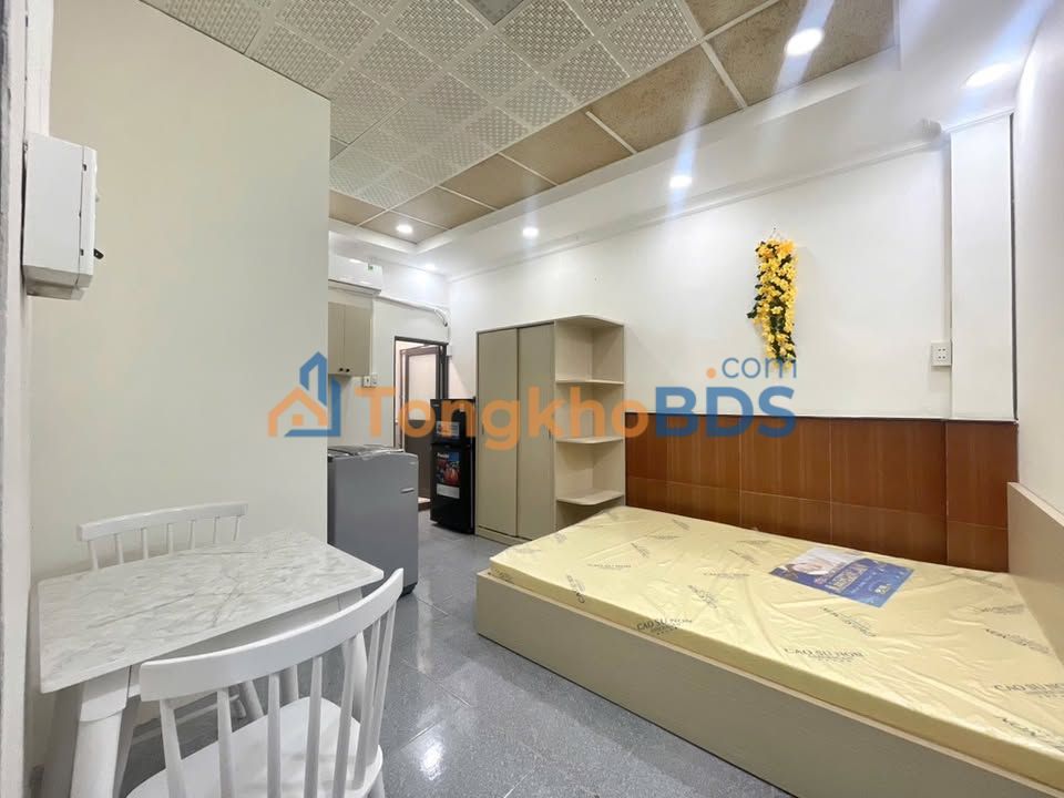 Nhà Phố Phú Nhuận 80m² - Ngang 14m, 5PN Full Nội Thất, Sẵn Sàng Ở Ngay