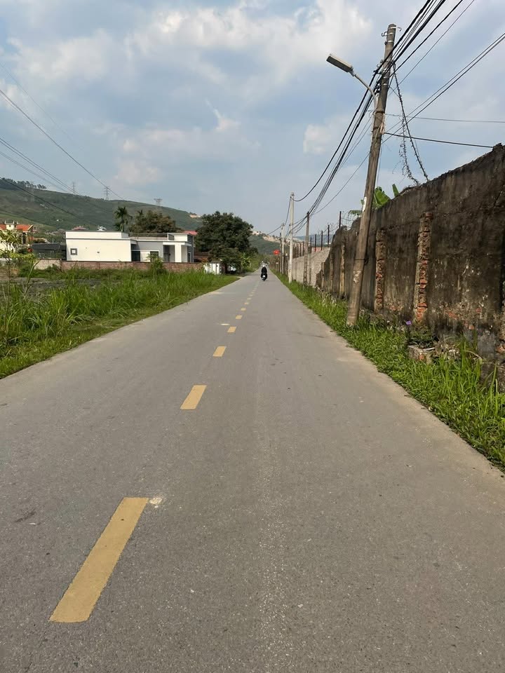 Nhà 190m² Bắc Sơn, Tam Điệp - Sổ đỏ sẵn sàng, ô tô vào nhà