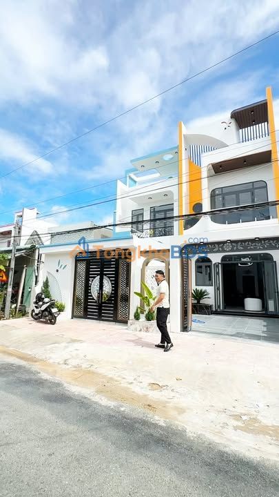 Nhà Mặt Tiền Kinh Doanh Bình Chánh, 85m², SHR, 3PN